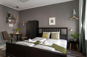 HM • Sleek Studio by City Center